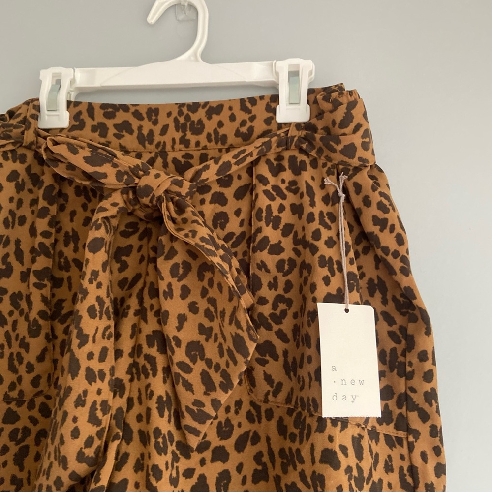 A New Day Animal Print Shorts NWT - Picture 4 of 7